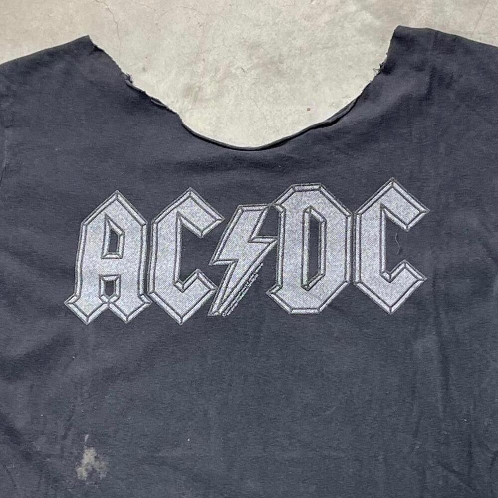 ACDC Preowned Large Cropped Neckline Band T-shirt